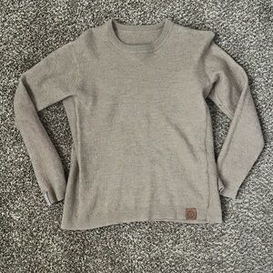 Paka sweater